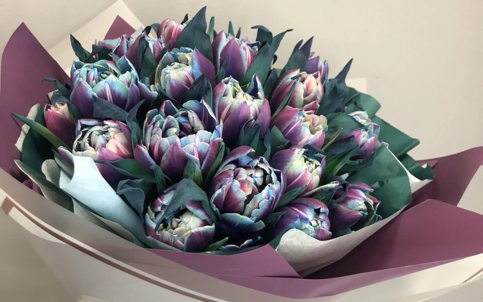 Bukiet dla żony ekskluzywne tulipany na Dzień kobiet z dostawą niska cena